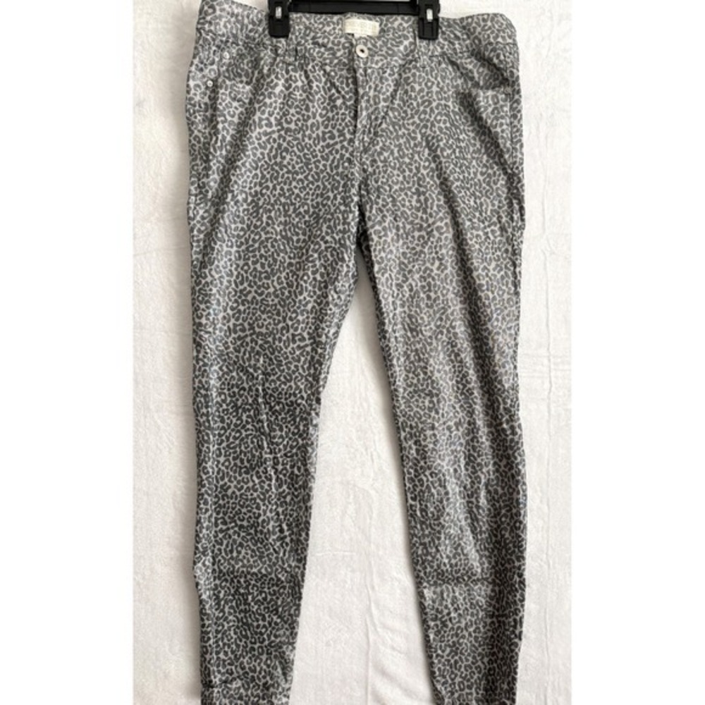 Forever 21 Plus Size Silver Leopard Print‎ Pants Women's 14 Skinny Fit